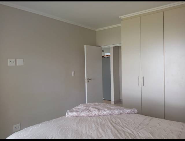 1 BEDROOM APARTMENT FOR SALE IN UMHLANGA RIDGE